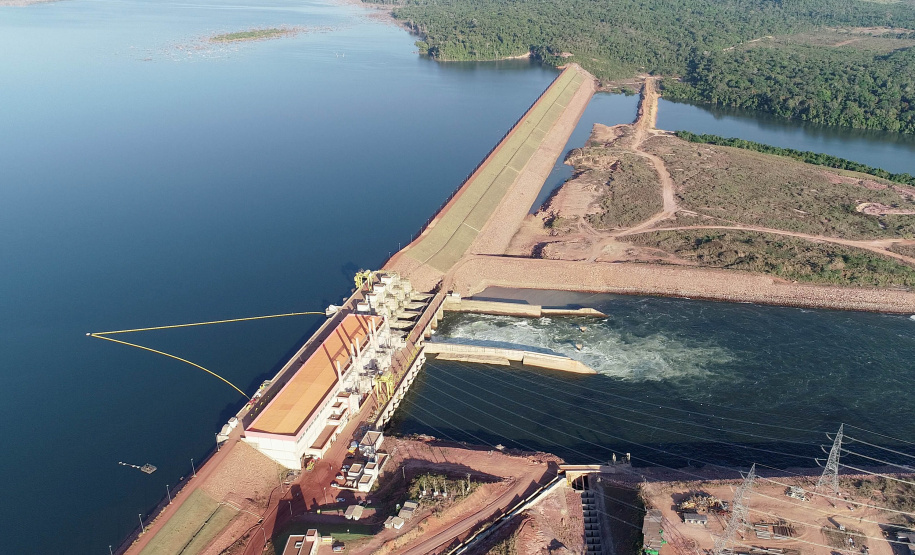 A Copel iniciou neste sábado (9) a operação comercial da primeira unidade geradora de energia da Usina Hidrelétrica Colíder