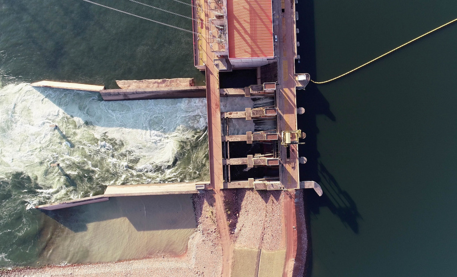 A Copel iniciou neste sábado (9) a operação comercial da primeira unidade geradora de energia da Usina Hidrelétrica Colíder