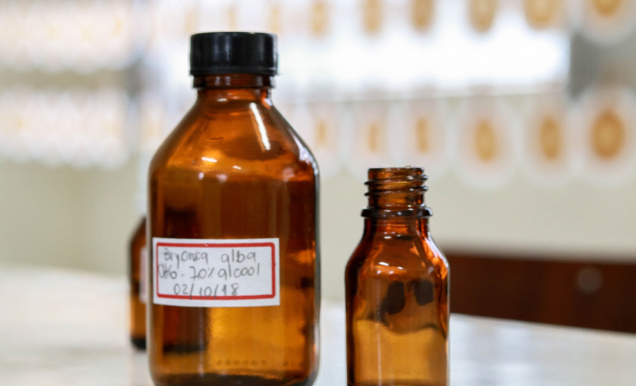 O Centro Paranaense de Referência em Agroecologia promove, nesta quarta (13) e quinta-feira (14), o primeiro módulo do curso de Homeopatia na Agroecologia 2019. Em sua quarta edição, o curso é resultado de uma parceria com o Instituto Paranaense de Assistência Técnica e Extensão Rural (Emater) e a Associação para o Desenvolvimento da Agroecologia (AOPA).  -  Curitiba, 11/03/2019  -  Foto: Divulgação CPRA/SEAB