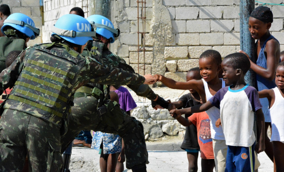 mostra "Sobre Vivências: um Mostra olhar feminino sobre o Haiti", da jornalista Daiane Andrade, no Museu do Expedicionário (MEXP). Cerca de 50 fotografias sobre a vivência da repórter no país estarão expostas; Daiane participou da cobertura do fim da Missão das Nações Unidas para a Estabilização do Haiti (Minustah), no fim de agosto de 2017.- Curitiba, 11/03/2019 - Foto: Daiane Andrade