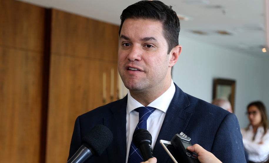 O Governo do Paraná elaborou um projeto de lei que institucionaliza o Programa de Compliance e Integridade na administração pública estadual. A mensagem foi entregue nesta terça-feira (12) ao deputado Hussein Bakri, líder do governo, que encaminhará a proposta na Assembleia Legislativa.  -  Curitiba, 12/03/2019  -  Foto: Gilson Abreu/ANPr