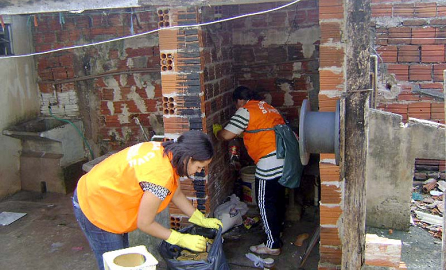 Em uma semana, os casos de dengue confirmados no Paraná passaram de 798 para 962. O secretário de Estado da Saúde, Beto Preto, lembra que o Governo do Estado, junto com os municípios, vem intensificando os trabalhos de combate ao mosquito transmissor da doença. “No entanto, reafirmamos a importância do envolvimento da população nesse trabalho”, enfatiza o secretário. Foto:Arquivo/ANPr