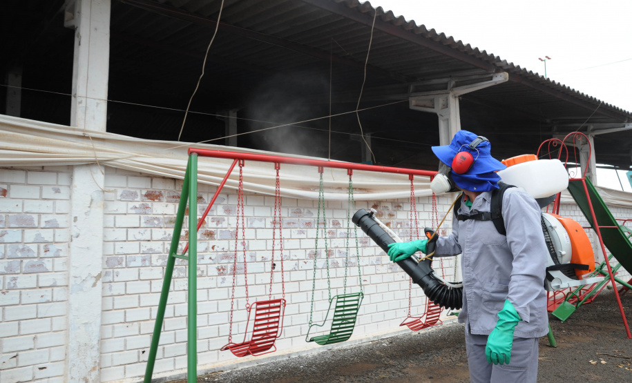 Em uma semana, os casos de dengue confirmados no Paraná passaram de 798 para 962. O secretário de Estado da Saúde, Beto Preto, lembra que o Governo do Estado, junto com os municípios, vem intensificando os trabalhos de combate ao mosquito transmissor da doença. “No entanto, reafirmamos a importância do envolvimento da população nesse trabalho”, enfatiza o secretário.Foto: Venilton Küchler/Arquivo-SESA