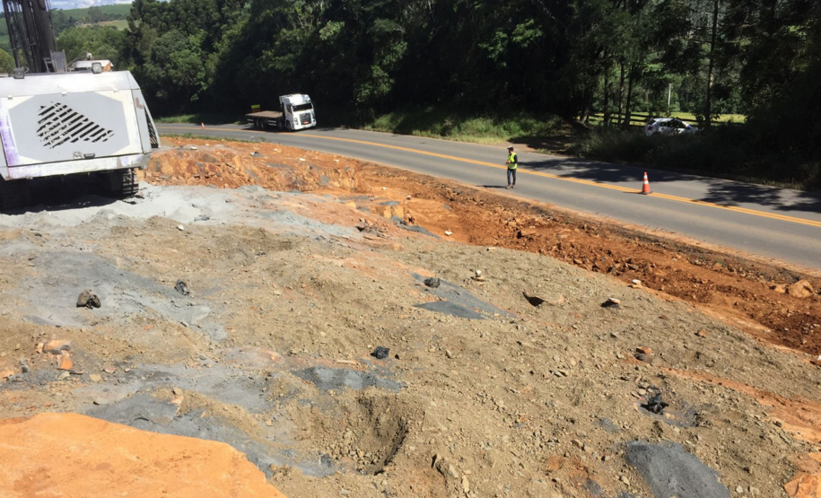 O Departamento de Estradas de Rodagem do Paraná (DER-PR) informa que a PR-441, nos Campos Gerais, será interditada nesta quinta-feira (14), a partir das 15h, para detonação de rocha com uso de explosivos. Foto: Divulgação/DER
