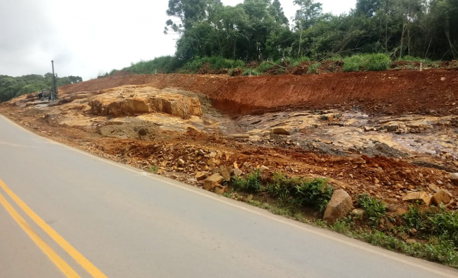 O Departamento de Estradas de Rodagem do Paraná (DER-PR) informa que a PR-441, nos Campos Gerais, será interditada nesta quinta-feira (14), a partir das 15h, para detonação de rocha com uso de explosivos.Foto: Divulgação/DER