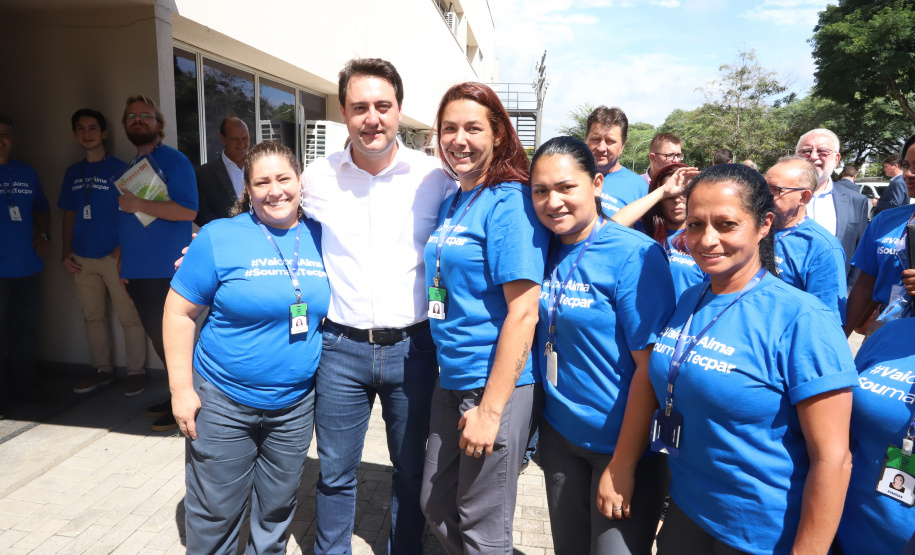 O governador Carlos Massa Ratinho Junior empossa a nova diretoria do Instituto de Tecnologia do Paraná (Tecpar). Tomam posse como diretor-presidente do Tecpar, Fabio Cammarota; diretora comercial, Danielle Portela; o diretor de Desenvolvimento Tecnológico e Inovação, Rafael Rodrigues; e diretor de Administração e Finanças, Arnaldo da Fonseca. Foto: Rodrigo Félix Leal/ANPr