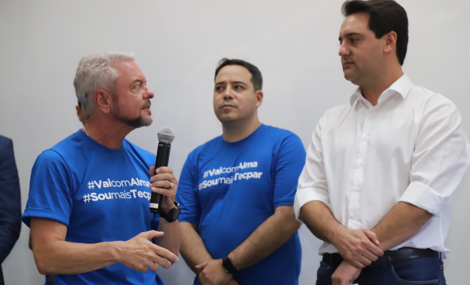 O governador Carlos Massa Ratinho Junior empossa a nova diretoria do Instituto de Tecnologia do Paraná (Tecpar). Tomam posse como diretor-presidente do Tecpar, Fabio Cammarota; diretora comercial, Danielle Portela; o diretor de Desenvolvimento Tecnológico e Inovação, Rafael Rodrigues; e diretor de Administração e Finanças, Arnaldo da Fonseca. Foto: José Fernando Ogura/ANPr