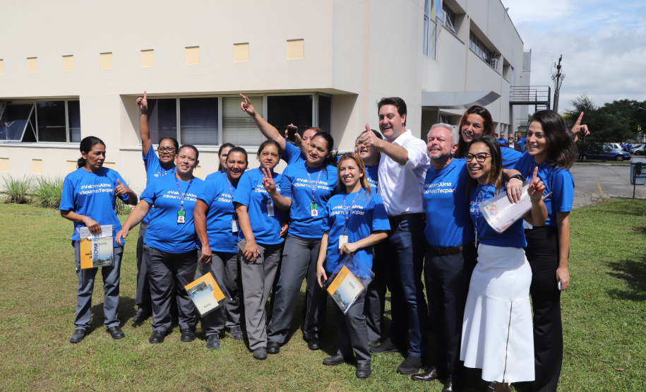 O governador Carlos Massa Ratinho Junior empossa a nova diretoria do Instituto de Tecnologia do Paraná (Tecpar). Tomam posse como diretor-presidente do Tecpar, Fabio Cammarota; diretora comercial, Danielle Portela; o diretor de Desenvolvimento Tecnológico e Inovação, Rafael Rodrigues; e diretor de Administração e Finanças, Arnaldo da Fonseca. Foto: José Fernando Ogura/ANPr