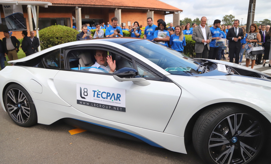 O governador Carlos Massa Ratinho Junior empossa a nova diretoria do Instituto de Tecnologia do Paraná (Tecpar). Tomam posse como diretor-presidente do Tecpar, Fabio Cammarota; diretora comercial, Danielle Portela; o diretor de Desenvolvimento Tecnológico e Inovação, Rafael Rodrigues; e diretor de Administração e Finanças, Arnaldo da Fonseca. Foto: José Fernando Ogura/ANPr