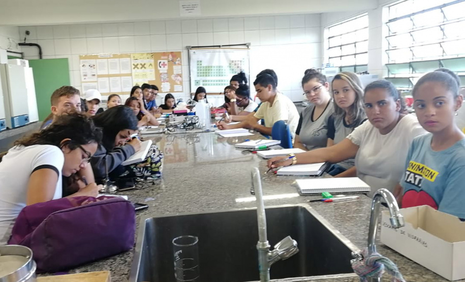 Começaram esta semana as aulas dos cursos técnicos do Programa Nacional de Acesso ao Ensino Técnico e Emprego (Pronatec/Mediotec) na rede estadual de ensino. São 840 alunos em 24 instituições de ensino de 17 municípios paranaenses.Foto: Divulgação/SEED