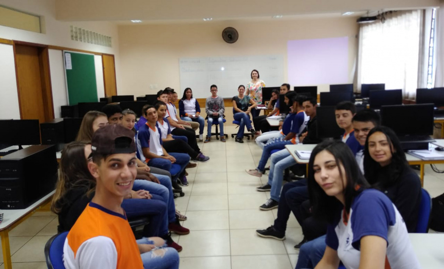 Começaram esta semana as aulas dos cursos técnicos do Programa Nacional de Acesso ao Ensino Técnico e Emprego (Pronatec/Mediotec) na rede estadual de ensino. São 840 alunos em 24 instituições de ensino de 17 municípios paranaenses.Foto: Divulgação/SEED