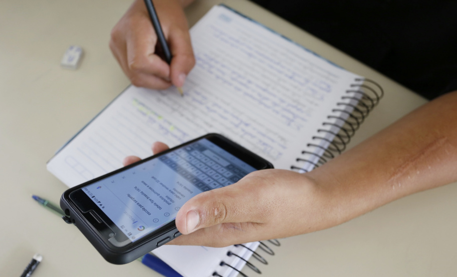 Em dois anos, o Colégio Estadual Frederico Guilherme Giese, em Piên (na Região Metropolitana de Curitiba), viveu uma transformação: a nota do Índice de Desenvolvimento da Educação Básica (Ideb) aumentou de 3,8 para 5,4 enquanto a evasão escolar despencou de 15% para 7%. Os resultados foram obtidos, respectivamente, no Ideb de 2015 e 2017. Foto: Arnaldo Alves/ANPr