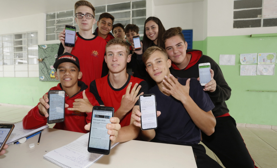 Em dois anos, o Colégio Estadual Frederico Guilherme Giese, em Piên (na Região Metropolitana de Curitiba), viveu uma transformação: a nota do Índice de Desenvolvimento da Educação Básica (Ideb) aumentou de 3,8 para 5,4 enquanto a evasão escolar despencou de 15% para 7%. Os resultados foram obtidos, respectivamente, no Ideb de 2015 e 2017. Foto: Arnaldo Alves/ANPr