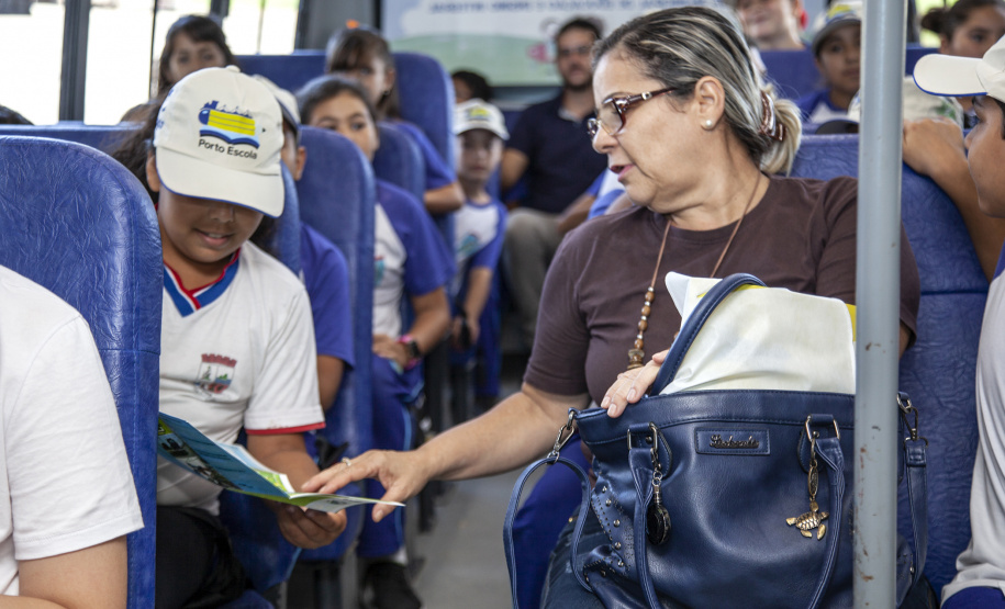 Alunos visitam Porto . - Paranaguá, 14/03/2019 - Foto:Claudio Neves/ Divulgação APPA