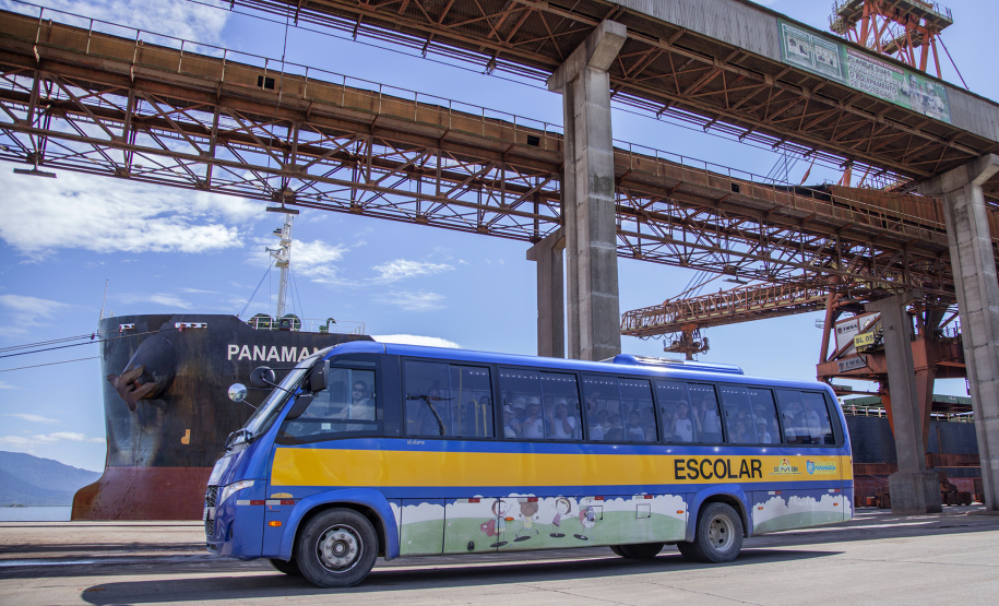 Alunos visitam Porto . - Paranaguá, 14/03/2019 - Foto:Claudio Neves/ Divulgação APPA