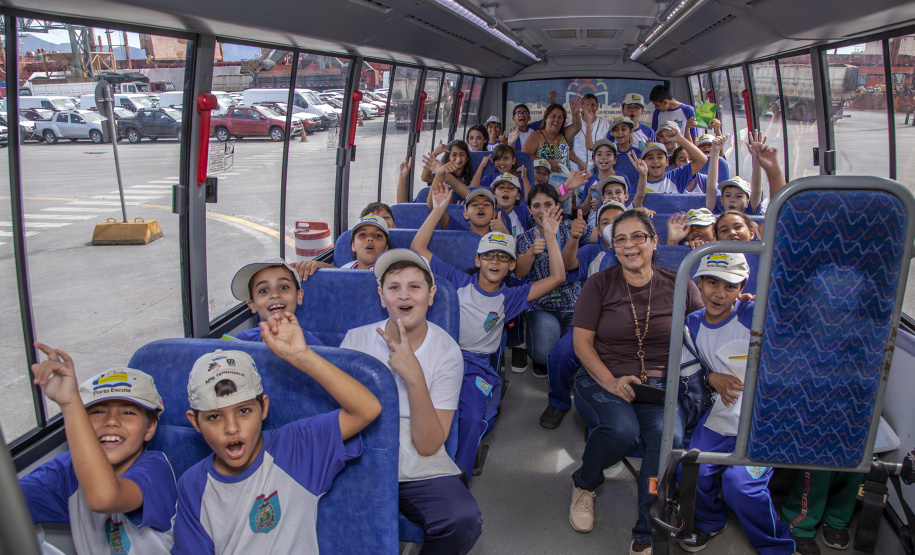 Alunos visitam Porto . - Paranaguá, 14/03/2019 - Foto:Claudio Neves/ Divulgação APPA