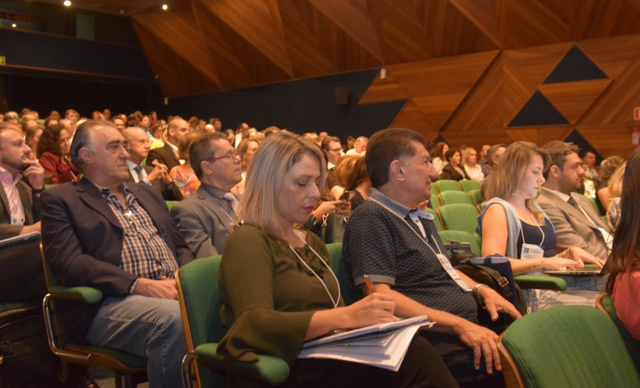 O secretário estadual da Saúde, Beto Preto, fez hoje a palestra de abertura oficial do 12o Seminário Femipa ? Federação das Santas Casas de Misericórdia e Hospitais Beneficentes do Paraná ? e falou sobre os programas do Governo para as instituições filantrópicas.Curitiba, 14/03/2019  -  Foto: Diogo Pracz/SESA