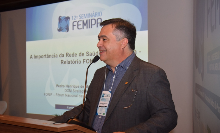 O secretário estadual da Saúde, Beto Preto, fez hoje a palestra de abertura oficial do 12o Seminário Femipa ? Federação das Santas Casas de Misericórdia e Hospitais Beneficentes do Paraná ? e falou sobre os programas do Governo para as instituições filantrópicas.Curitiba, 14/03/2019  -  Foto: Diogo Pracz/SESA