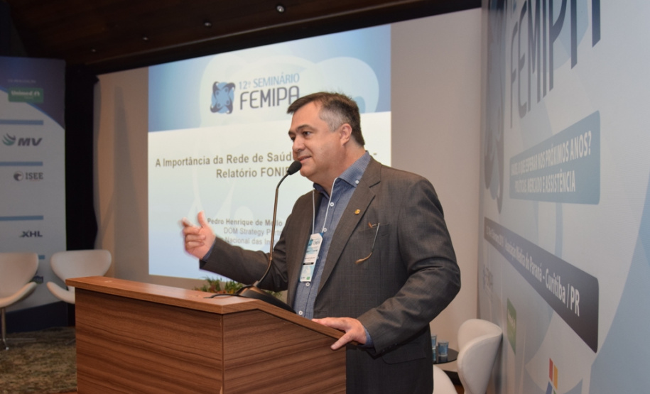 O secretário estadual da Saúde, Beto Preto, fez hoje a palestra de abertura oficial do 12o Seminário Femipa ? Federação das Santas Casas de Misericórdia e Hospitais Beneficentes do Paraná ? e falou sobre os programas do Governo para as instituições filantrópicas.Curitiba, 14/03/2019  -  Foto: Diogo Pracz/SESA