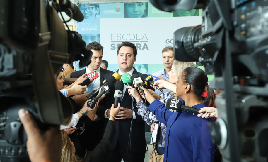 O governador Carlos Massa Ratinho Junior lançou nesta sexta-feira (15) o programa Escola Segura, que prevê uma série de medidas preventivas e protetivas de segurança que serão executadas na rede estadual de ensino. Curitiba,15/03/2019 Foto: Rodrigo Félix Leal/ANPr