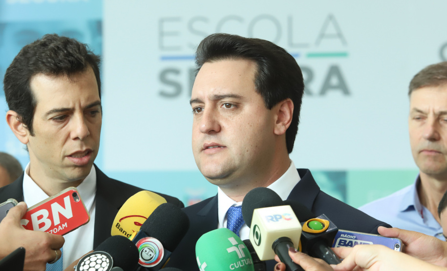 O governador Carlos Massa Ratinho Junior lançou nesta sexta-feira (15) o programa Escola Segura, que prevê uma série de medidas preventivas e protetivas de segurança que serão executadas na rede estadual de ensino. Curitiba,15/03/2019 Foto: Rodrigo Félix Leal/ANPr