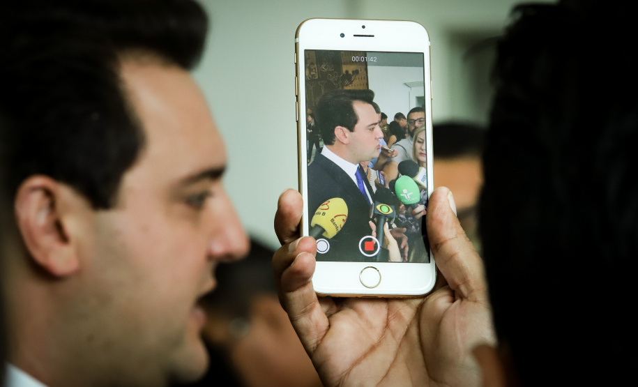 O governador Carlos Massa Ratinho Junior lançou nesta sexta-feira (15) o programa Escola Segura, que prevê uma série de medidas preventivas e protetivas de segurança que serão executadas na rede estadual de ensino. Curitiba,15/03/2019 Foto: Rodrigo Félix Leal/ANPr