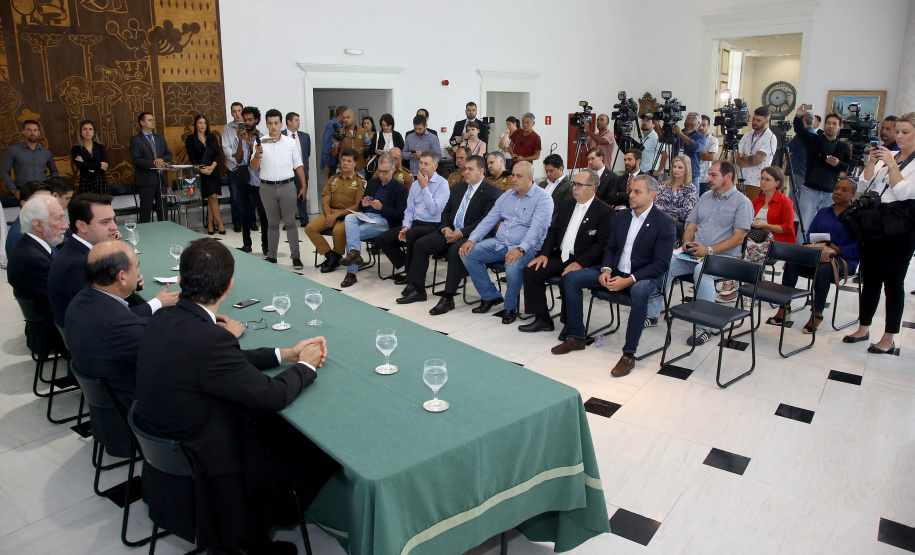 O governador Carlos Massa Ratinho Junior lançou nesta sexta-feira (15) o programa Escola Segura, que prevê uma série de medidas preventivas e protetivas de segurança que serão executadas na rede estadual de ensino. Curitiba,15/03/2019 Foto: Jaelson Lucas / ANPr