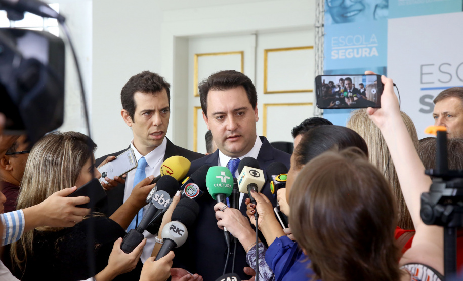 O governador Carlos Massa Ratinho Junior lançou nesta sexta-feira (15) o programa Escola Segura, que prevê uma série de medidas preventivas e protetivas de segurança que serão executadas na rede estadual de ensino. Curitiba,15/03/2019 Foto: Jaelson Lucas / ANPr