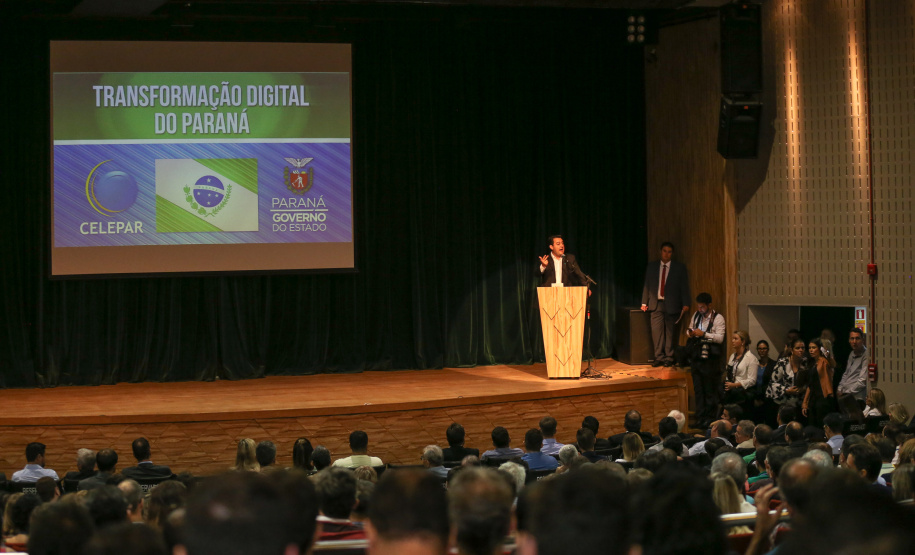 O governador Carlos Massa Ratinho Junior na apresentação das diretrizes da Celepar nesta sexta-feira (15) no Teatro Bom Jesus em Curitiba.   Curitiba, 15/03/2019 -  Foto: Geraldo Bubniak/ANPr