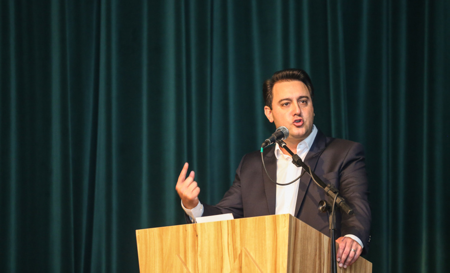 O governador Carlos Massa Ratinho Junior na apresentação das diretrizes da Celepar nesta sexta-feira (15) no Teatro Bom Jesus em Curitiba.   Curitiba, 15/03/2019 -  Foto: Geraldo Bubniak/ANPr