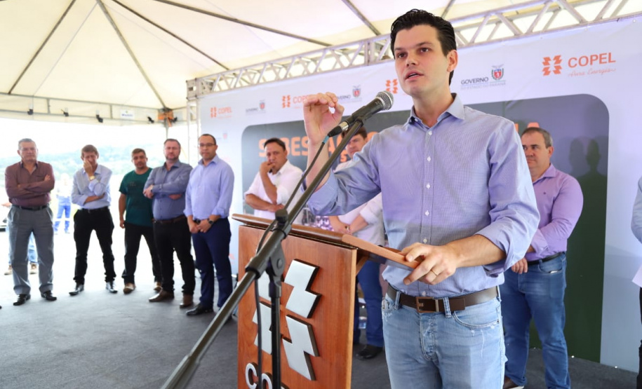 O presidente da Copel, Daniel Pimentel Slaviero, inaugurou nesta sexta-feira (15) a subestação de energia Bituruna, no Centro-Sul do Estado. A nova unidade é resultado de investimentos de R$ 40 milhões e beneficia diretamente 60 mil pessoas dos municípios de Bituruna e Cruz Machado e, no futuro, parte de Porto Vitória e Pinhão. O diretor de Distribuição da Copel, Maximiliano Orfali, participou da solenidade. Foto: Divulgação/Copel