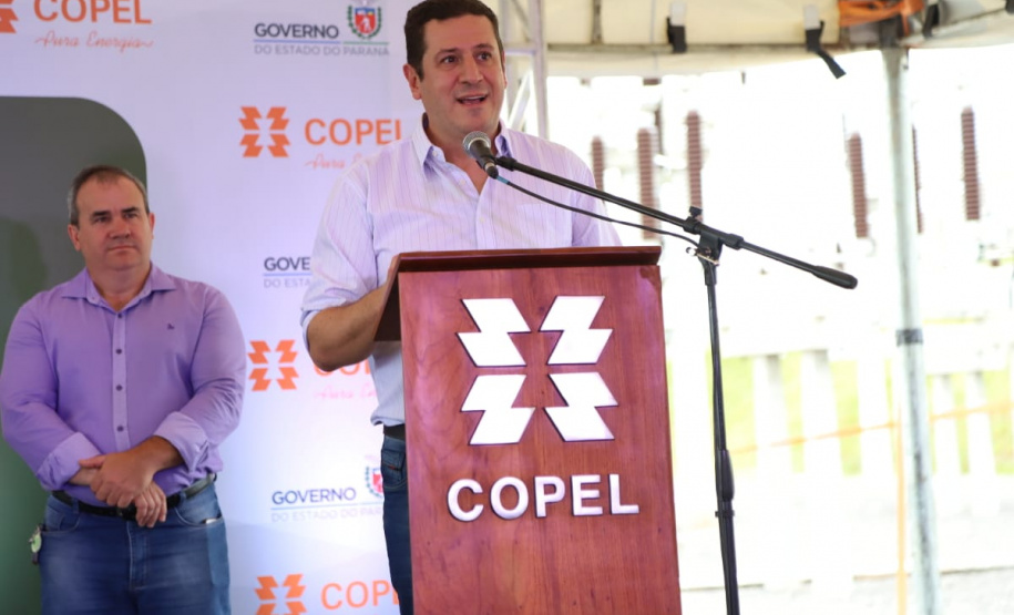 O presidente da Copel, Daniel Pimentel Slaviero, inaugurou nesta sexta-feira (15) a subestação de energia Bituruna, no Centro-Sul do Estado. A nova unidade é resultado de investimentos de R$ 40 milhões e beneficia diretamente 60 mil pessoas dos municípios de Bituruna e Cruz Machado e, no futuro, parte de Porto Vitória e Pinhão. O diretor de Distribuição da Copel, Maximiliano Orfali, participou da solenidade. Foto: Divulgação/Copel