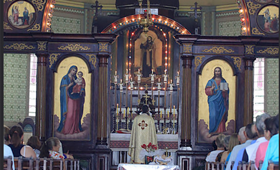 Na igreja de São Josafat, tombada pelo Estado, a celebração litúrgica ainda segue o Rito Oriental Ucraíno-Católico.Prudentópolis. Foto: José Fernando Ogura/ANPr