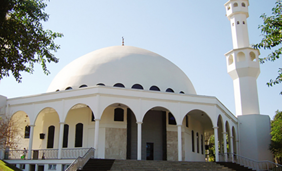 Mesquita Omar Ibn Al-Khatab, em Foz do Iguaçu. Foto: Érica Marrone Furini/Prefeitura de Foz do Iguaçu - http://www.pmfi.pr.gov.br/turismo/?idMenu=1233
