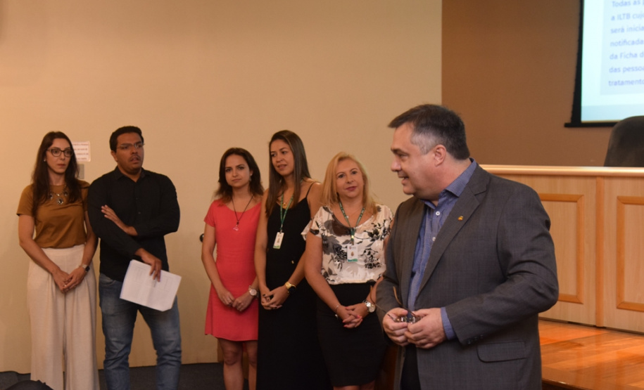 Representantes das 22 regionais de saúde do Paraná participaram de oficina para tratar de mudanças no sistema de vigilância da Tuberculose. O secretário da Saúde do Paraná, Beto Preto, explicou que o novo Sistema de Notificação de Tratamento da Infecção Latente está sendo implantado em todo país com a meta de reduzir a incidência de casos até 2035. Foto:Diogo Pracz de Oliveira