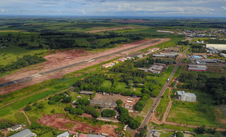 Em visita à 45ª edição da Expo Umuarama na noite desta sexta-feira (15), o governador Carlos Massa Ratinho Junior anunciou um pacote de R$ 54,7 milhões em investimentos na PR-323