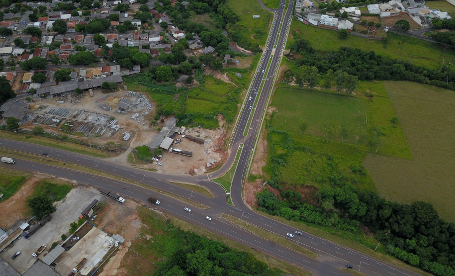 Em visita à 45ª edição da Expo Umuarama na noite desta sexta-feira (15), o governador Carlos Massa Ratinho Junior anunciou um pacote de R$ 54,7 milhões em investimentos na PR-323