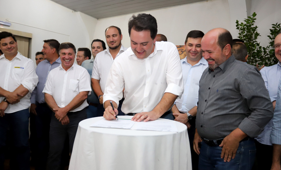 Governador Carlos Massa Ratinho Junior visita a Expo Umuarama e anuncia recursos para investimentos em infraestrutura e melhoria urbana no município. - Umuarama, 15/03/2019 - Foto: José Fernando Ogura/ANPr