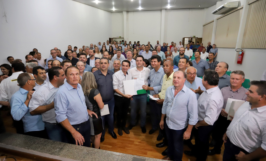 Governador Carlos Massa Ratinho Junior visita a Expo Umuarama e anuncia recursos para investimentos em infraestrutura e melhoria urbana no município. - Umuarama, 15/03/2019 - Foto: José Fernando Ogura/ANPr