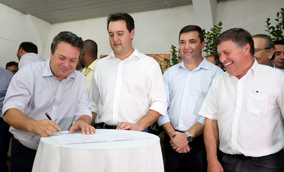 Governador Carlos Massa Ratinho Junior visita a Expo Umuarama e anuncia recursos para investimentos em infraestrutura e melhoria urbana no município. - Umuarama, 15/03/2019 - Foto: José Fernando Ogura/ANPr
