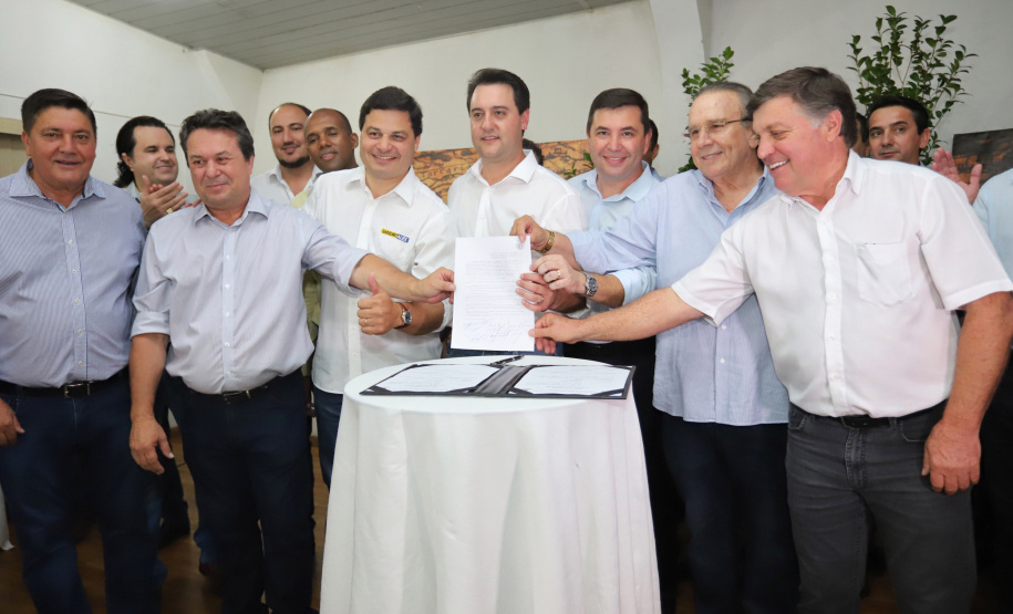 Governador Carlos Massa Ratinho Junior visita a Expo Umuarama e anuncia recursos para investimentos em infraestrutura e melhoria urbana no município. - Umuarama, 15/03/2019 - Foto: José Fernando Ogura/ANPr