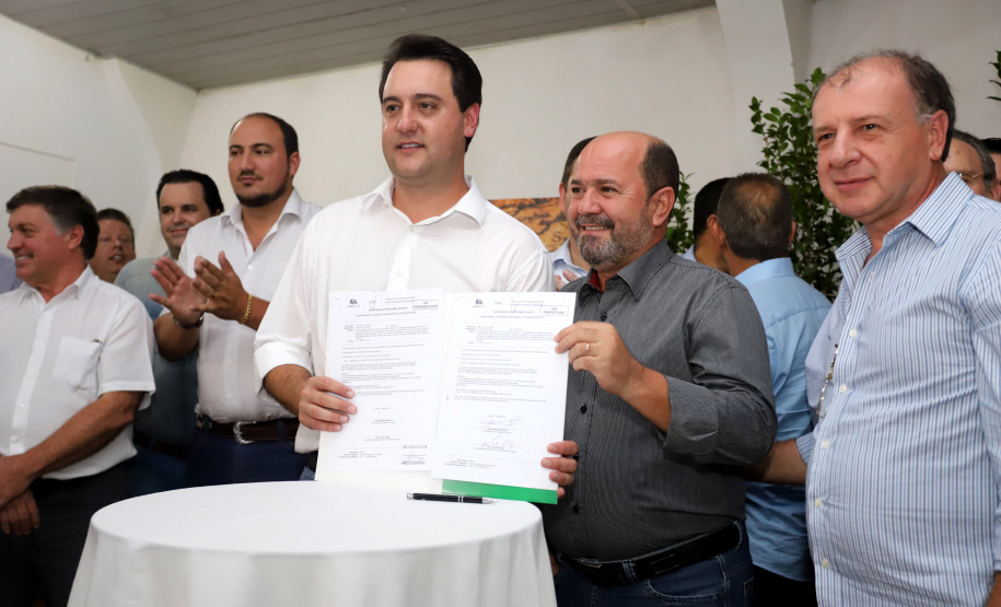 Governador Carlos Massa Ratinho Junior visita a Expo Umuarama e anuncia recursos para investimentos em infraestrutura e melhoria urbana no município. - Umuarama, 15/03/2019 - Foto: José Fernando Ogura/ANPr