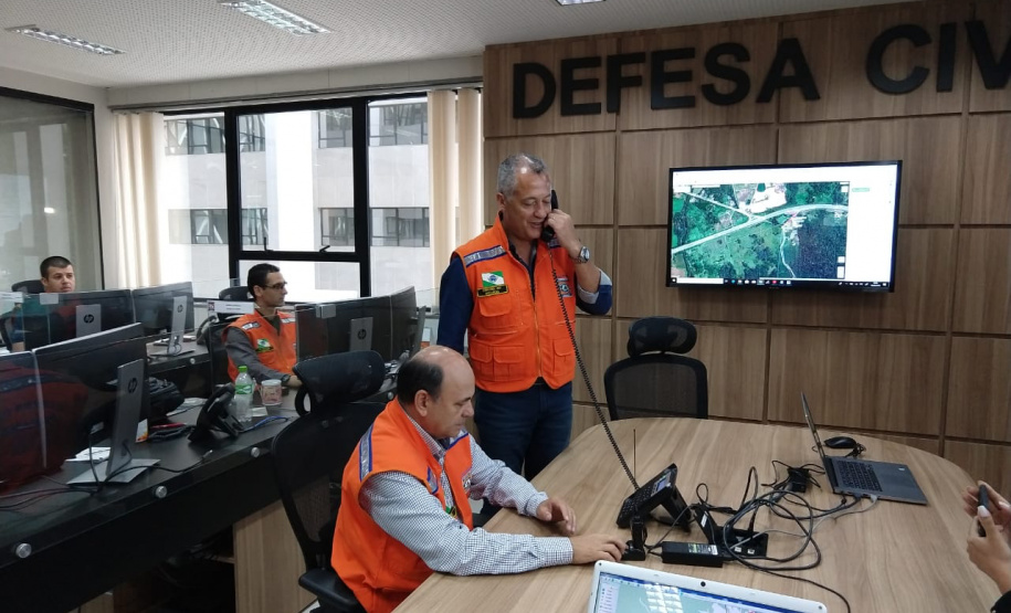 A manhã deste sábado (16) foi diferente para a comunidade do Rio Sagrado, em Morretes, no litoral do Estado. Ao mesmo tempo em que o simulado foi feito no Litoral, equipes da Defesa Civil Estadual monitoram as atividades a partir do Centro Estadual de Gerenciamento de Riscos e Desastres (Cegerd), localizado em Curitiba. - Curitiba, 16/03/2019 - Foto: Defesa Civil