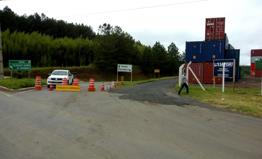 Interdição da PR-340 entre Tibagi e Telêmaco Borba, por conta de um desmoronamento de terra na tarde de sábado (16)  -  Curitiba, 17/03/2019  -  Foto: Divulgação DER