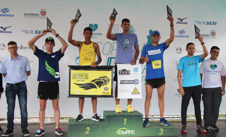 Em comemoração aos 67 anos do Batalhão de Polícia de Trânsito, 1,2 mil pessoas participaram da quarta edição da Corrida Solidária Provopar Estadual e BPTran neste domingo (17) em Curitiba. Os atletas, profissionais e amadores, correram 3 km, 5 km e 10 km em prol da solidariedade. Foto: Soldado Fernando Chauchuti/PMPR
