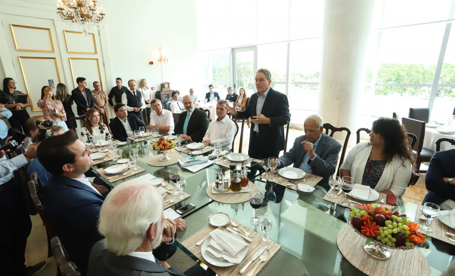 Almoço e apresentação do plano de metas do governo,com governador Carlos Massa Ratinho Junior, bancada federal, senadores e Paulo Rabello. Foto: Rodrigo Felix Leal/ANPr