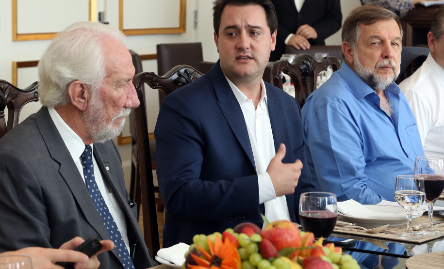 Almoço e apresentação do plano de metas do governo,com governador Carlos Massa Ratinho Junior, bancada federal, senadores e Paulo Rabello.Foto de Gilson Abreu/ANPr