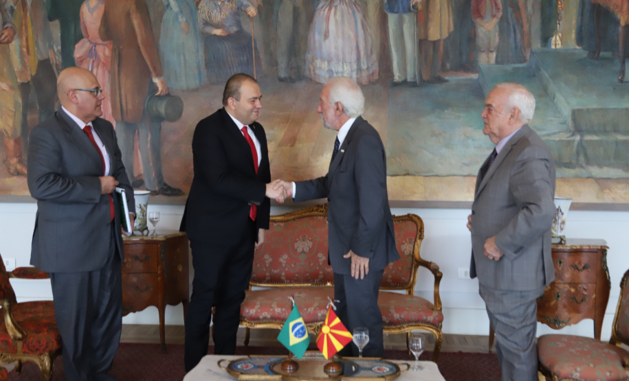 Vice-governador Darci Piana recebe o embaixador da República da Macedônia do Norte, Ivica Bocevski - Curitiba, 18/03/2019 - Foto: José Fernando Ogurta/ANPr