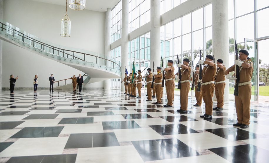 Vice-governador Darci Piana recebe o embaixador da República da Macedônia do Norte, Ivica Bocevski - Curitiba, 18/03/2019 - Foto: José Fernando Ogurta/ANPr