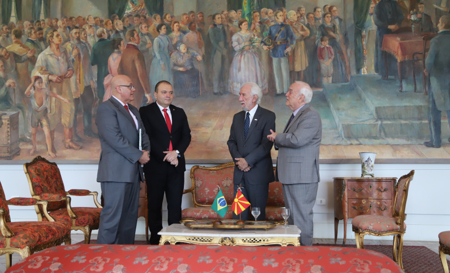 Vice-governador Darci Piana recebe o embaixador da República da Macedônia do Norte, Ivica Bocevski - Curitiba, 18/03/2019 - Foto: José Fernando Ogurta/ANPr